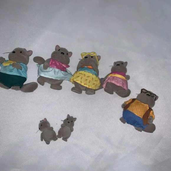 Li'l Woodzeez Fuzzy Dollhouse Squirrel Animal Family Flocked Figures Lot of 7 - Picture 4 of 9